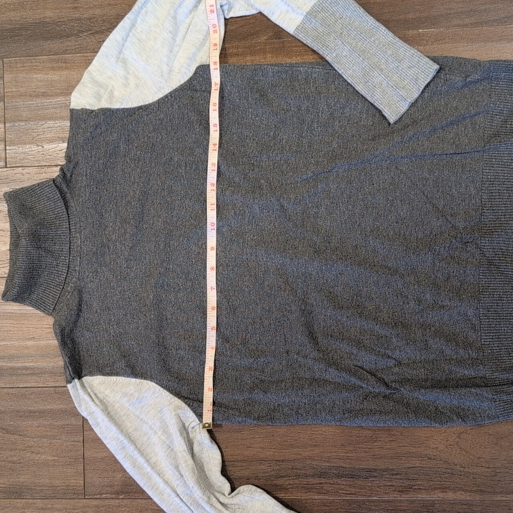 Gray color block Turtleneck Sweater - Picture 2 of 7
